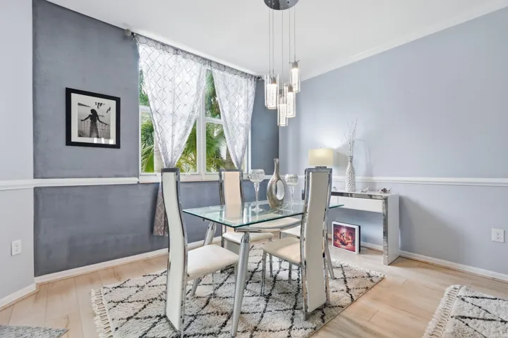 17-web-or-mls-802_W_Windward_Way_Unit_30