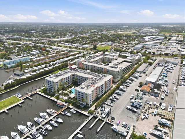 50-web-or-mls-802_W_Windward_Way_Unit_30