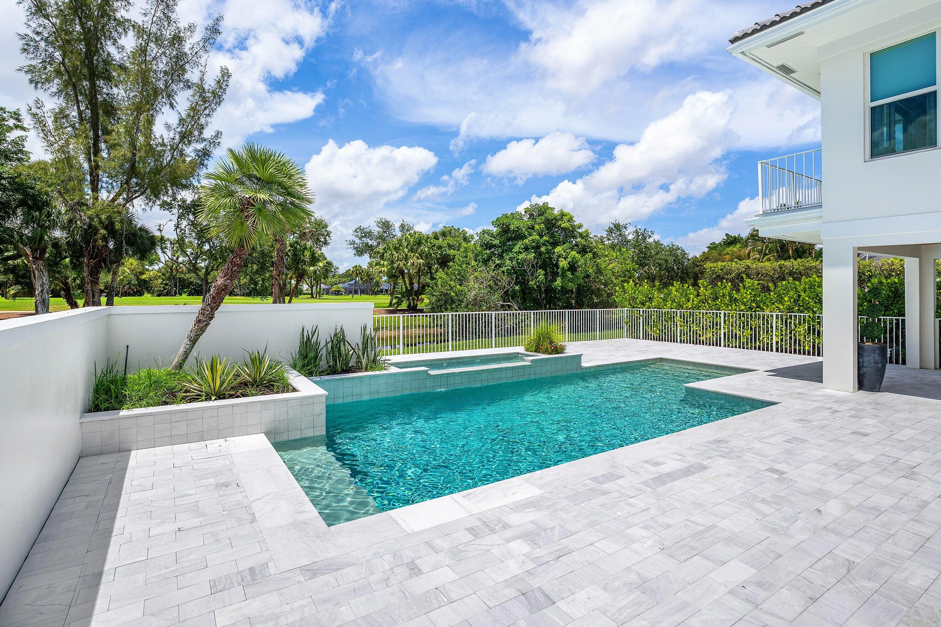 037-9701SprayDrive-WestPalmBeach-FL-3341
