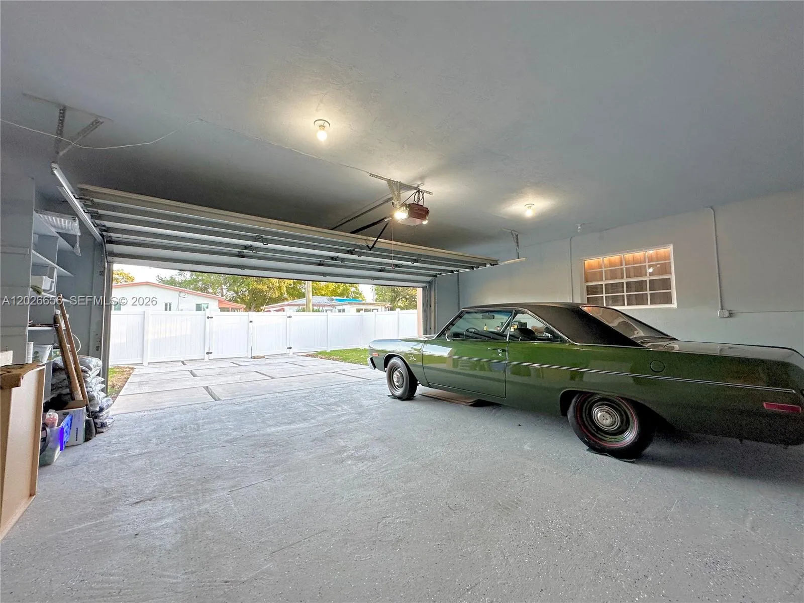 Oversized 2 car garage