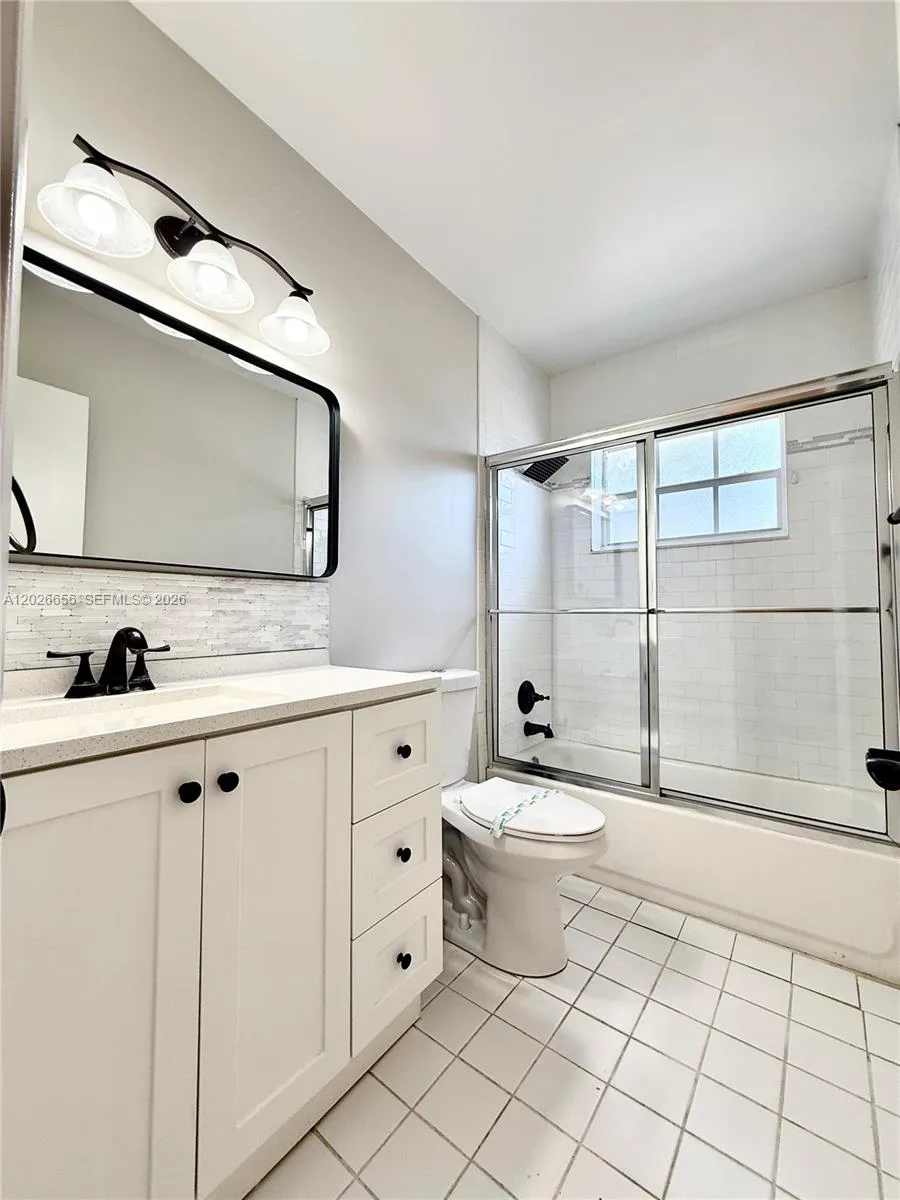 2nd Bathroom