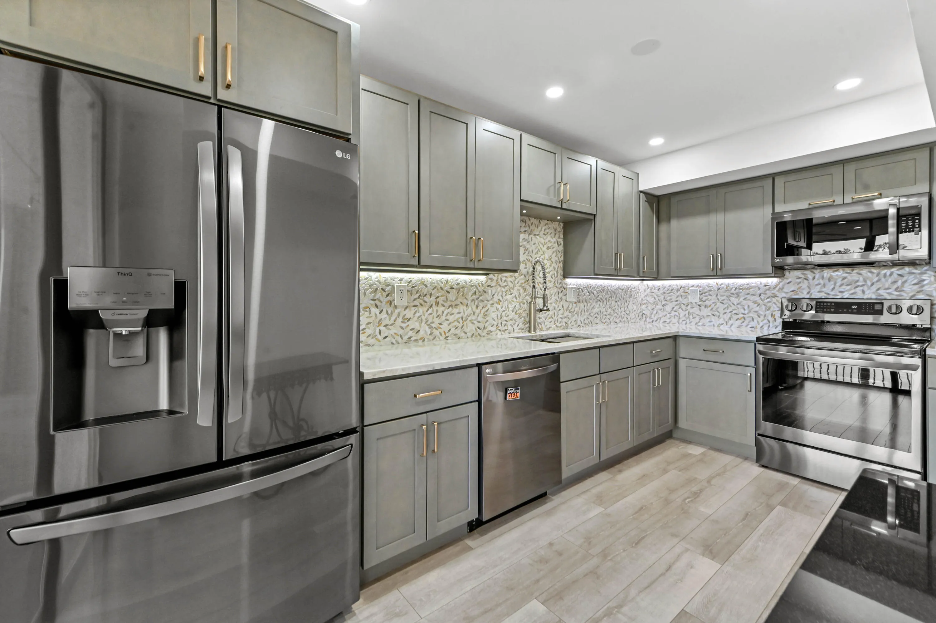 16 Kitchen 03