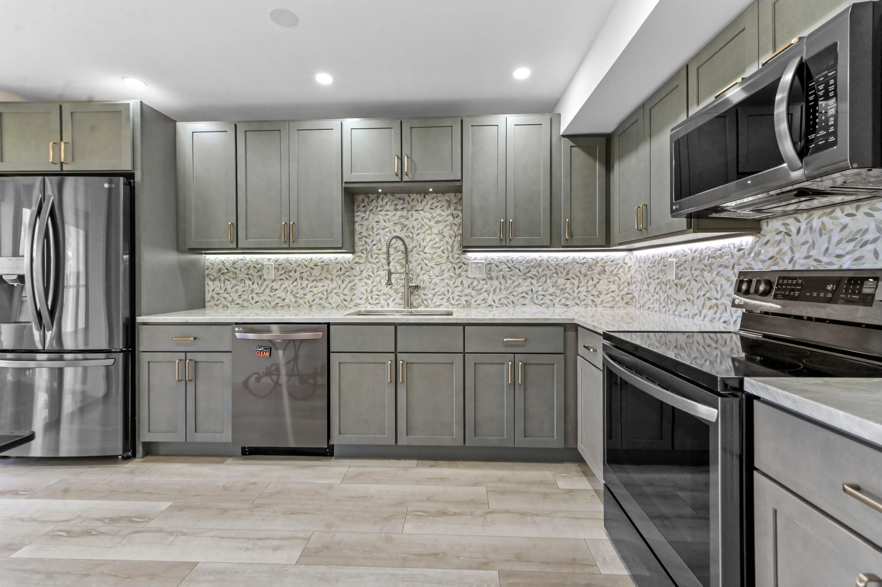 14 Kitchen 01