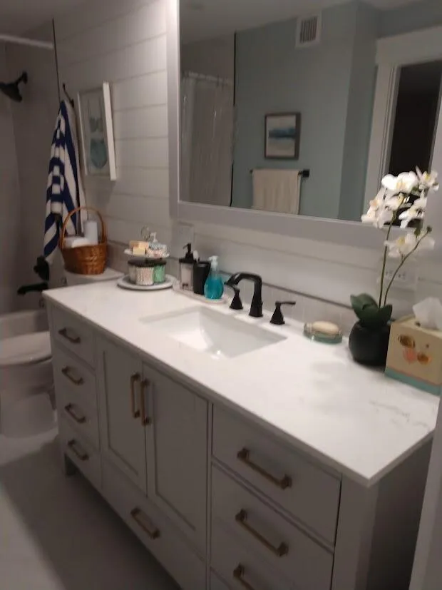 ROYAL COAST CONDO BATHROOM 1
