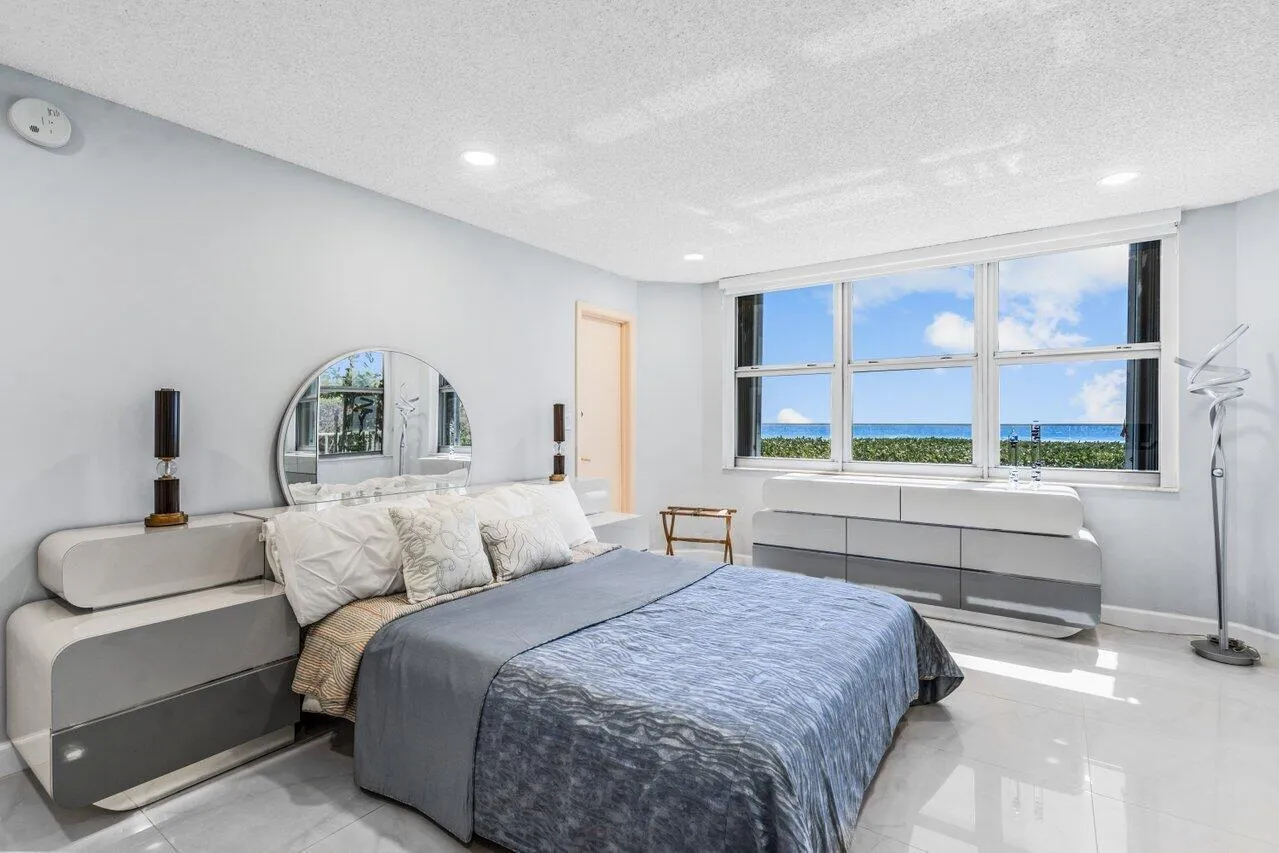 011-5200NorthOceanDrive-WestPalmBeach-FL