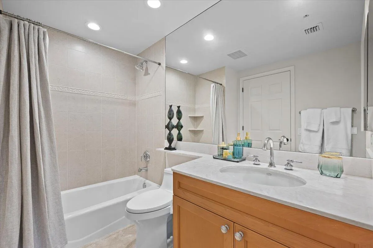 Full Bathroom #3