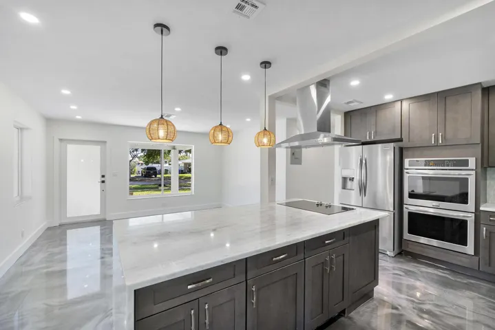2160 Ne 53rd St_009