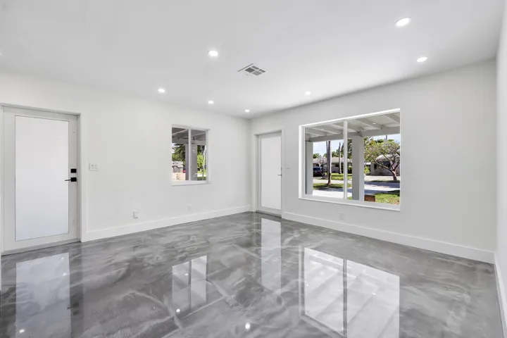 2160 Ne 53rd St_001