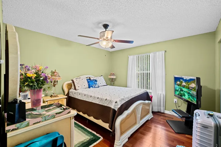 27-web-or-mls-A7405959