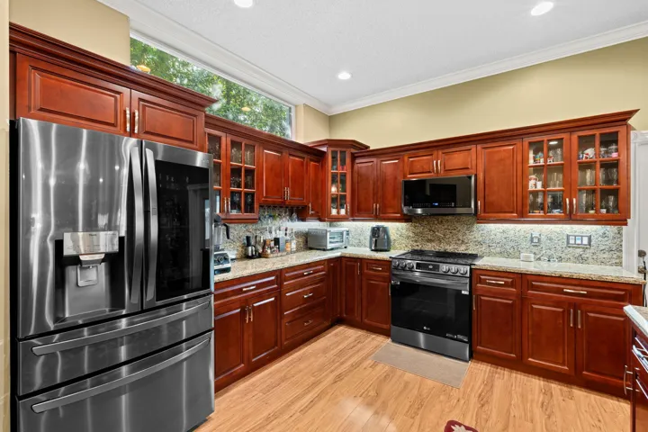 17-web-or-mls-A7405856