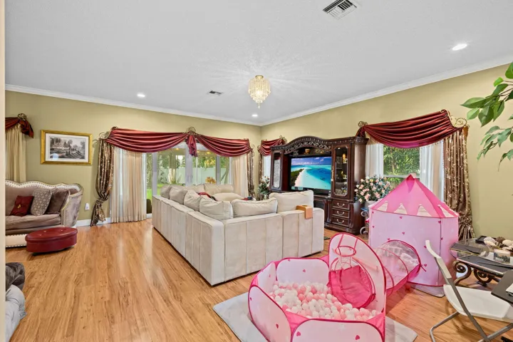 9-web-or-mls-A7405826