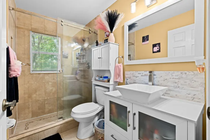 33-web-or-mls-A7405971