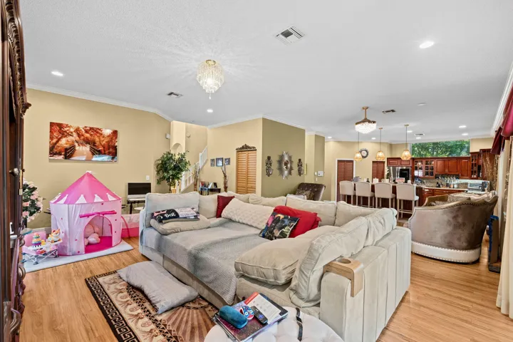 10-web-or-mls-A7405832