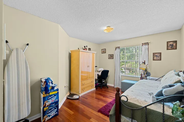 32-web-or-mls-A7405978