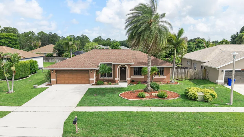 112 Laurel Way