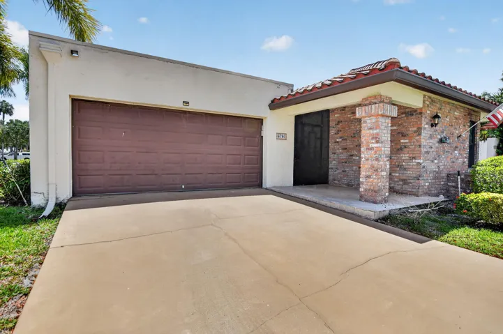 functioning two car garage