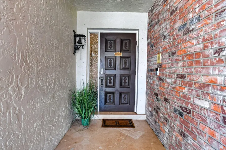 screened entryway