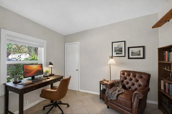 Bedroom 1/Office