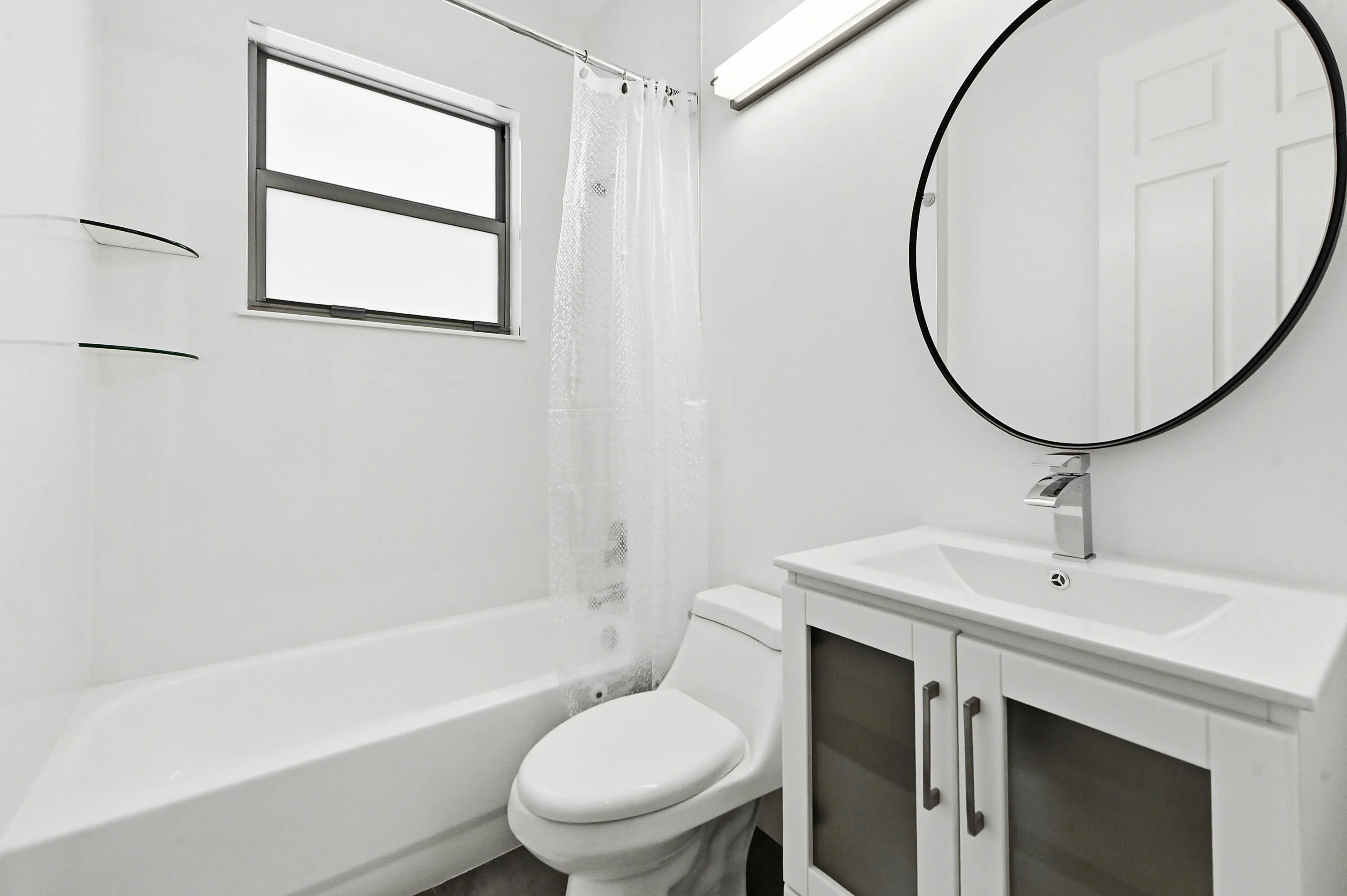 38 Bathroom 05
