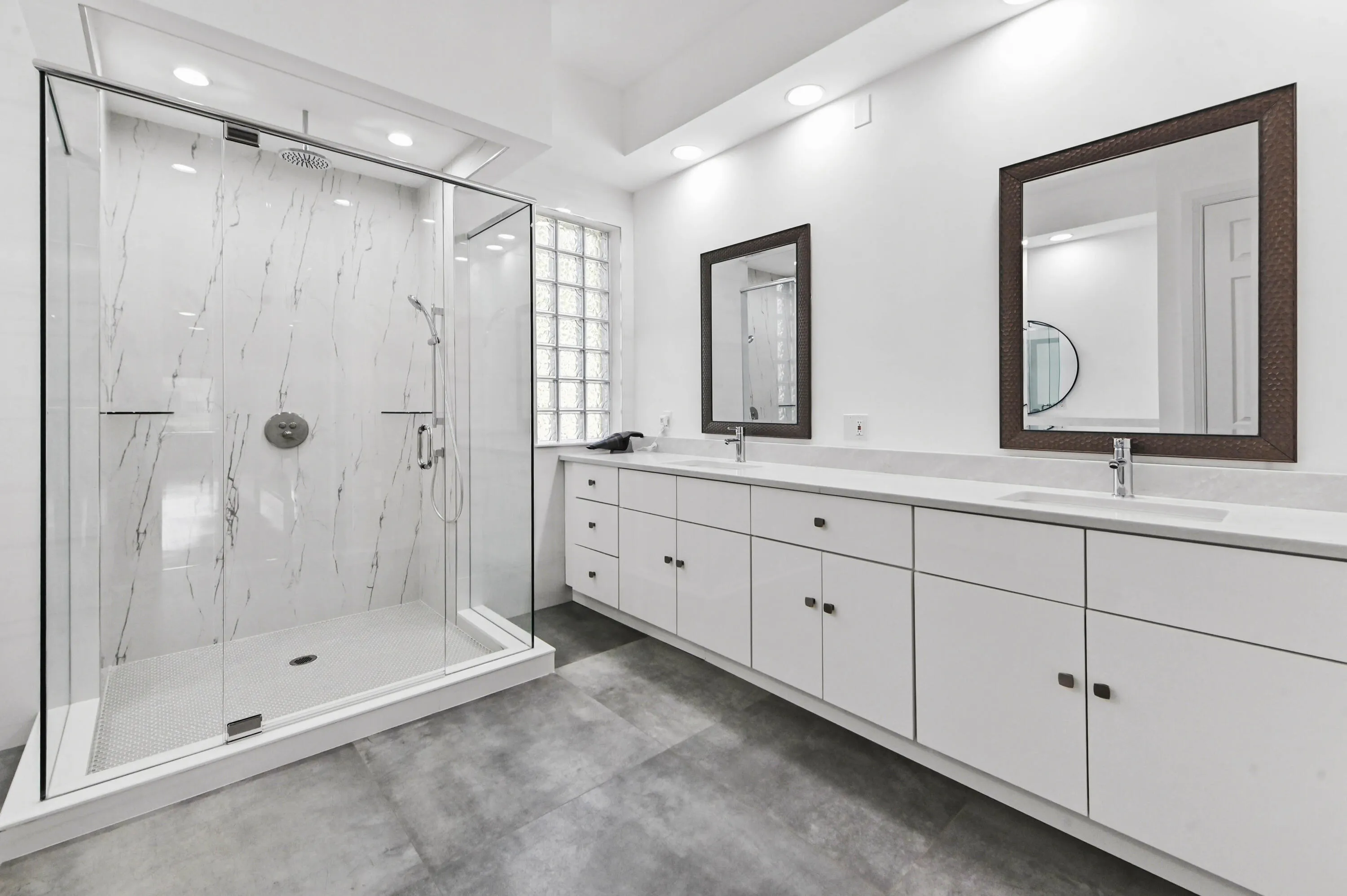 32 Bathroom 03