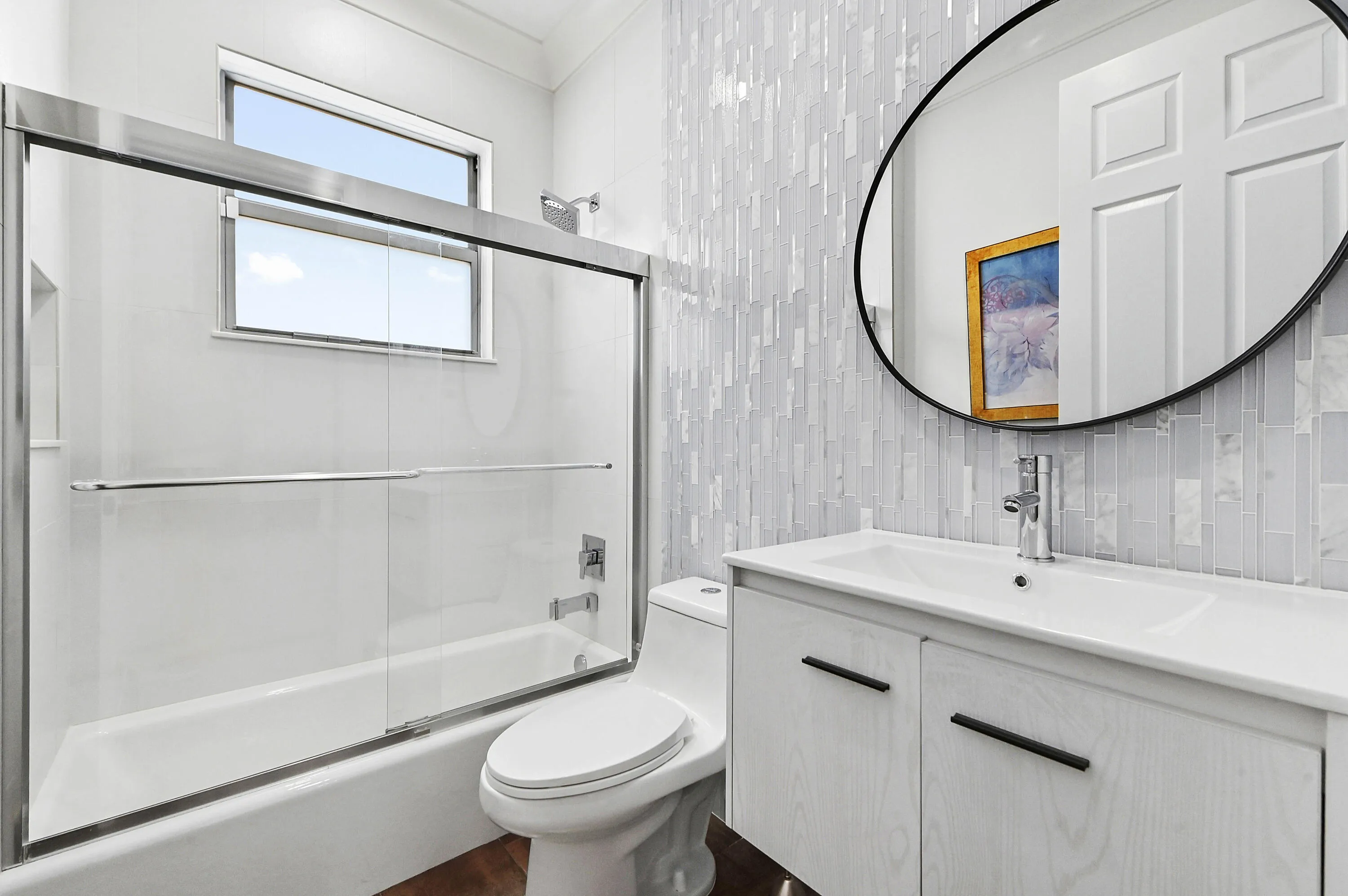 19 Bathroom 01
