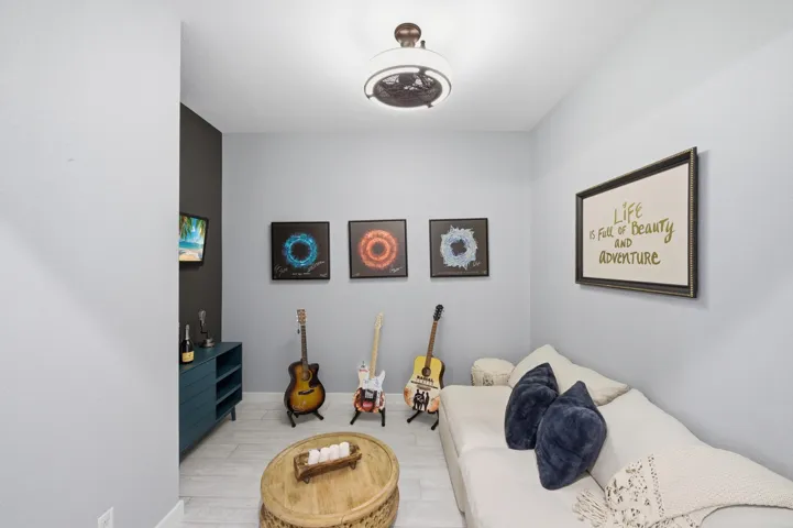 Flex room/Den