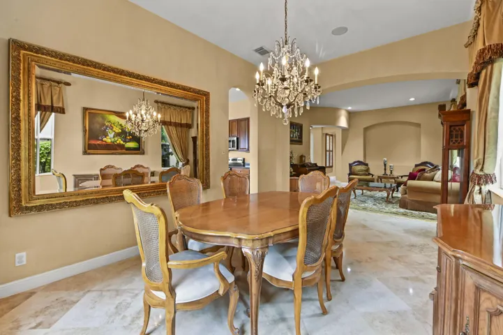 14 Dining room 02