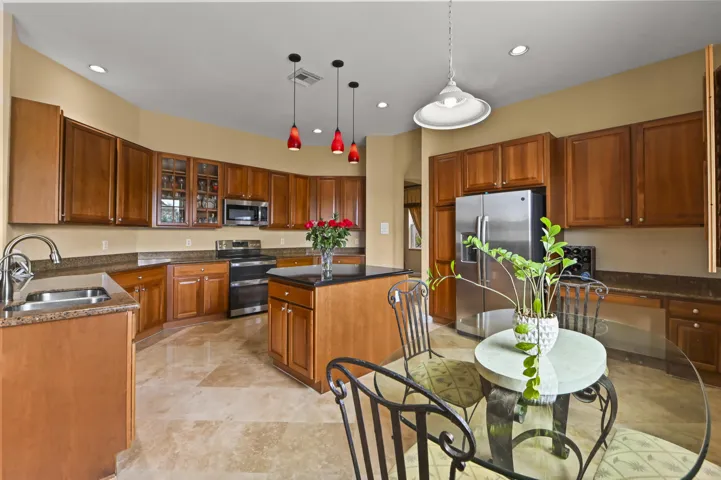 18 Kitchen 04