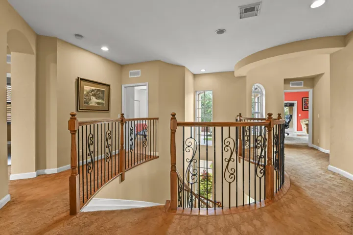 22 Hallway 01