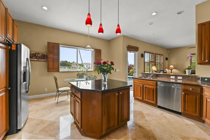 16 Kitchen 02