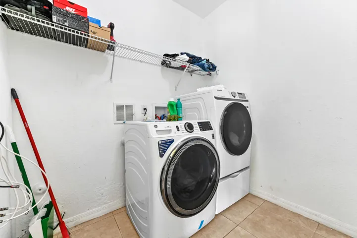 18 laundry room 01