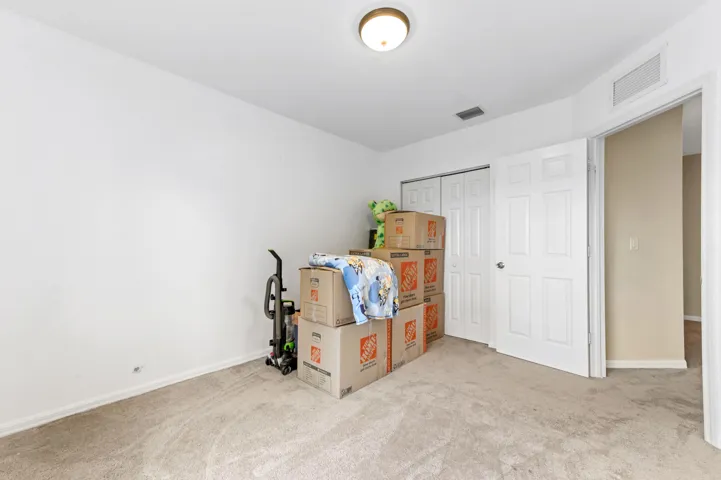 25 bedroom 01