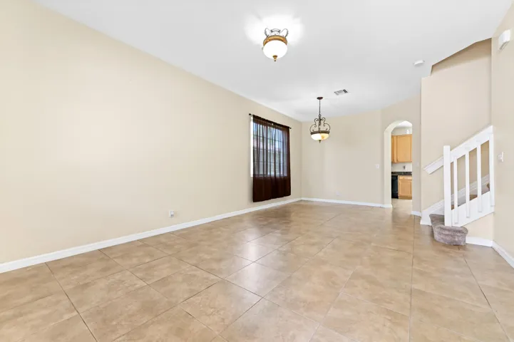 05 living room 01