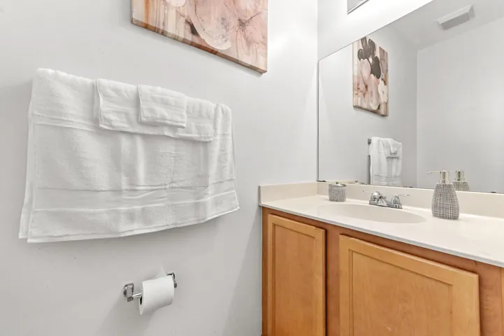 19 bathroom 01