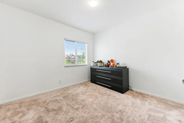 30 bedroom 01