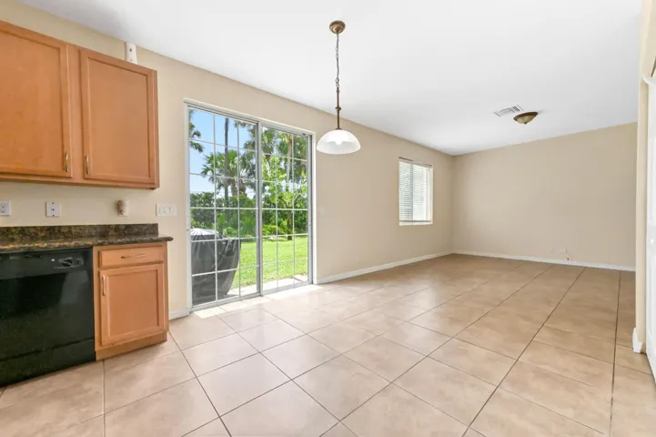 10 dining area 01
