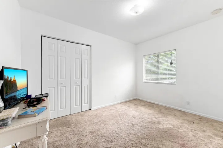 21 bedroom 01