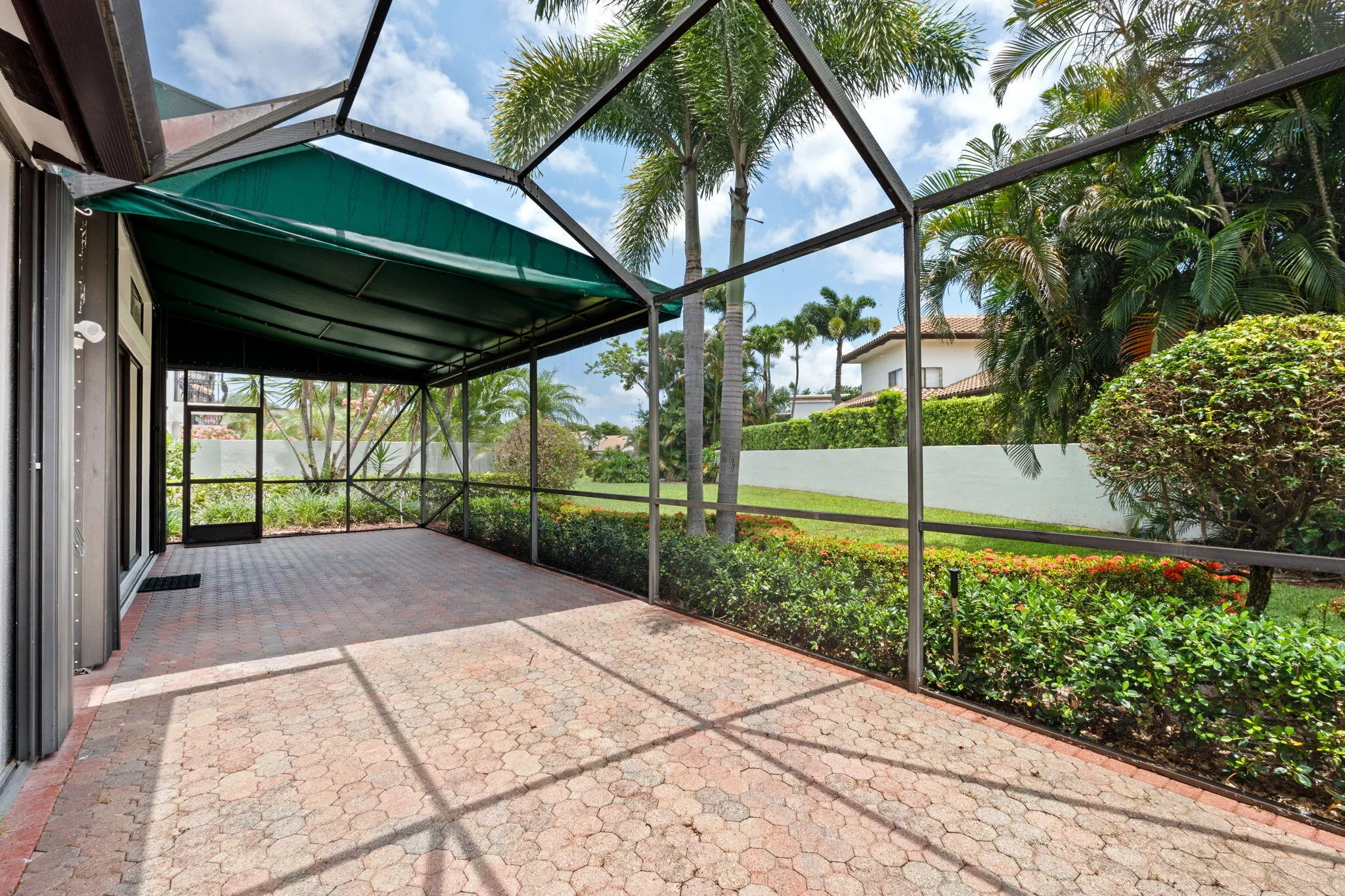 Oversized Screened and Covered Lanai