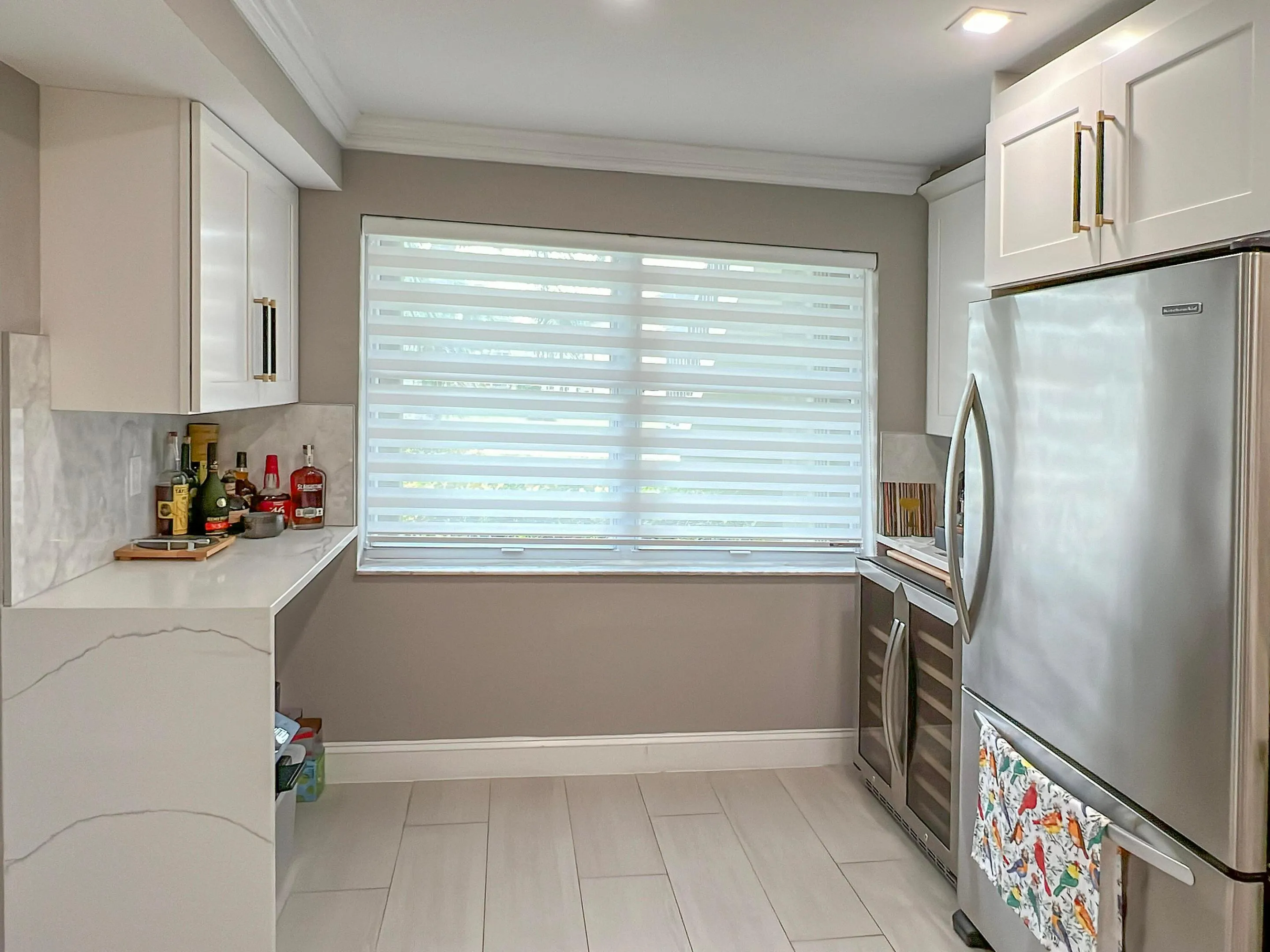 Dining to Kitchen
