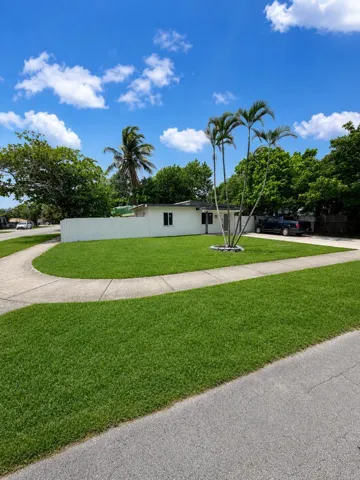 1100 NW 141st outside 3