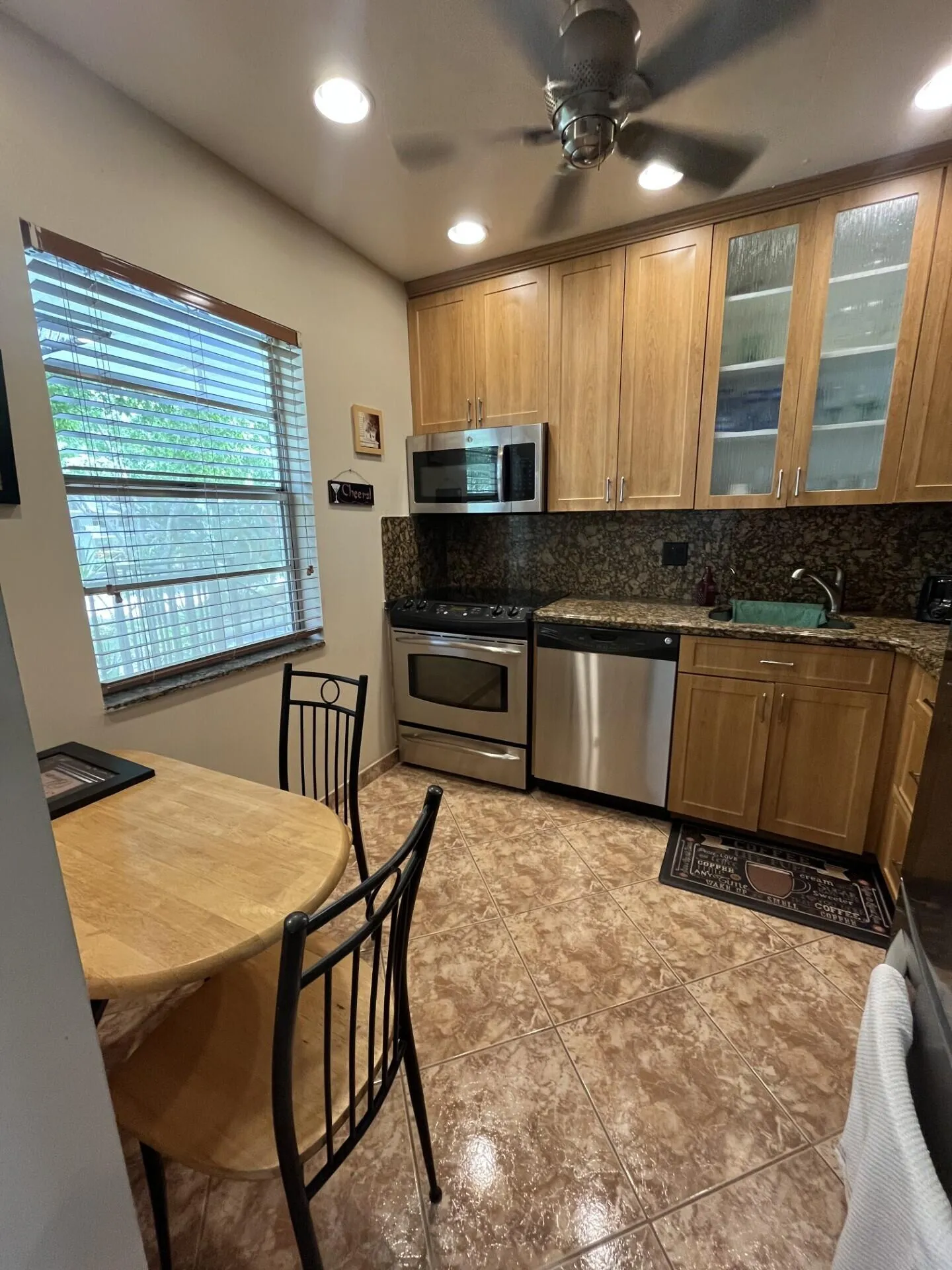 Eat-in Kitchen