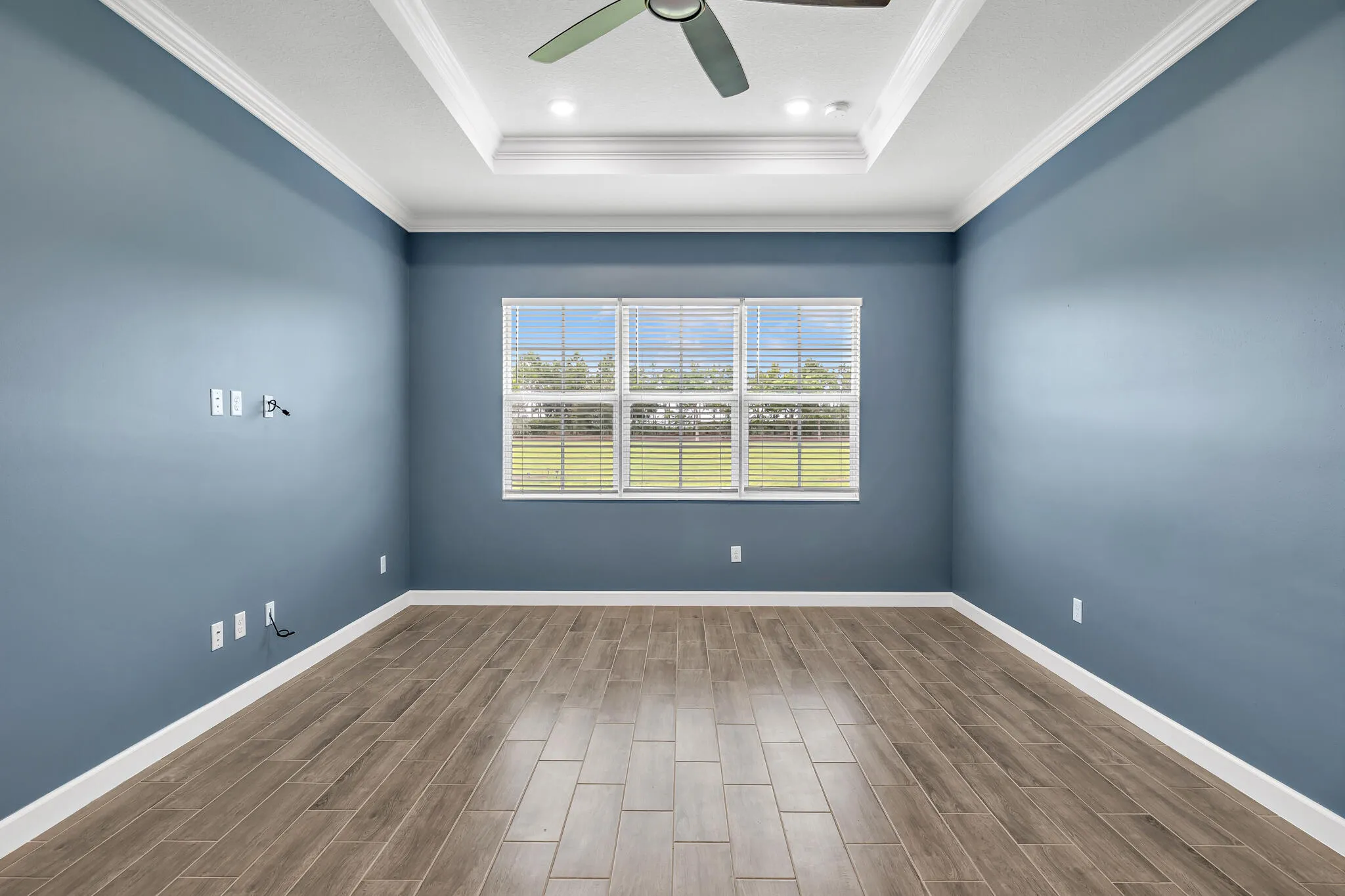 PRIMARY BEDROOM SUITE