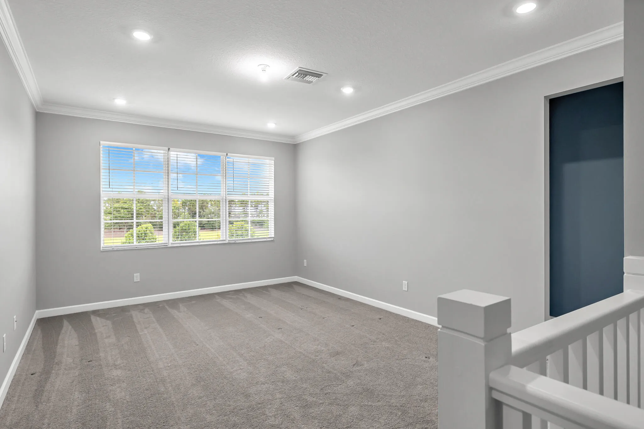 UPSTAIRS LOFT ACCESS TO 4 BEDROOMS & 3 BATHS