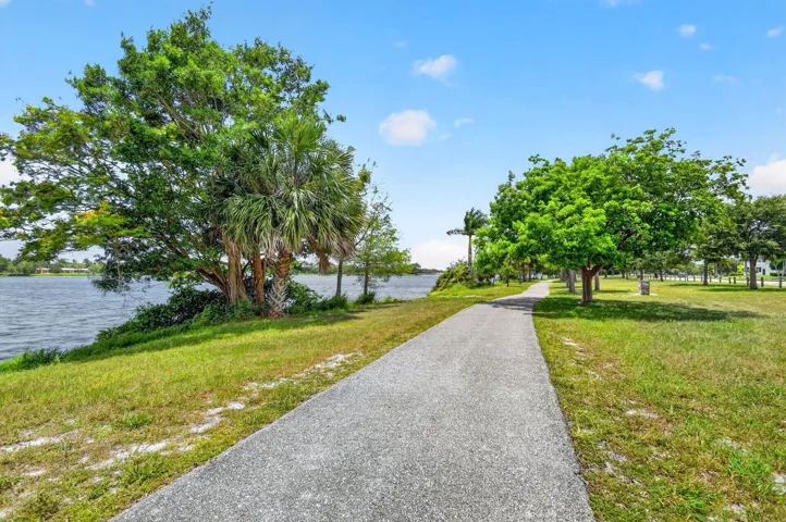 lale walking trail