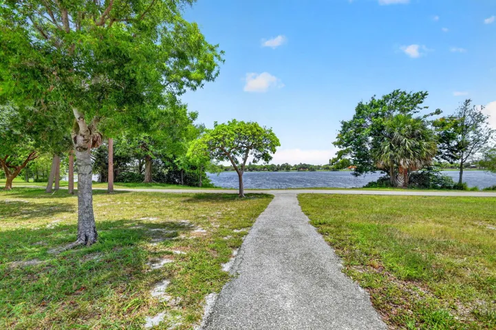 path to lake trail