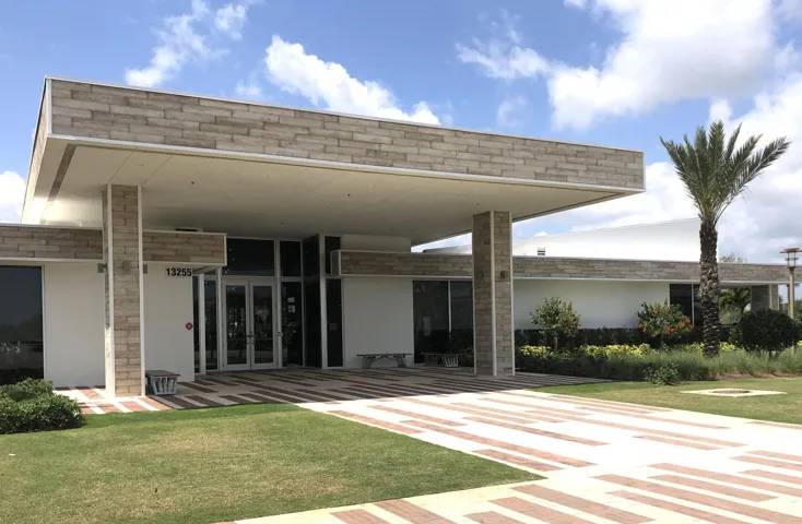 CLUBHOUSE