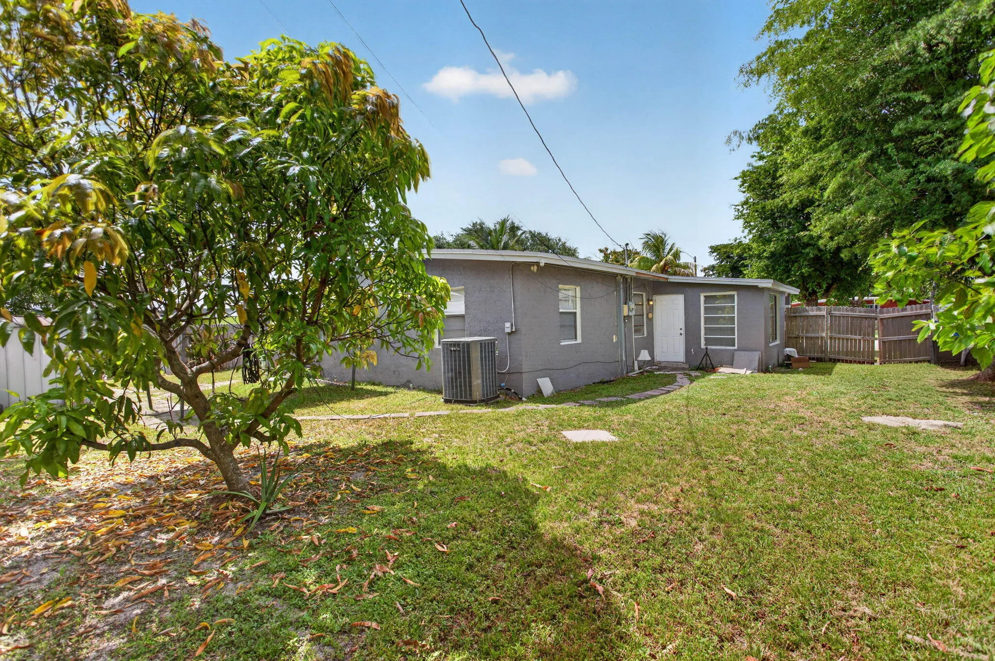9-web-or-mls-3240-8203