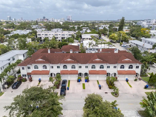 Close to downtown and Fort Lauderdale Beach