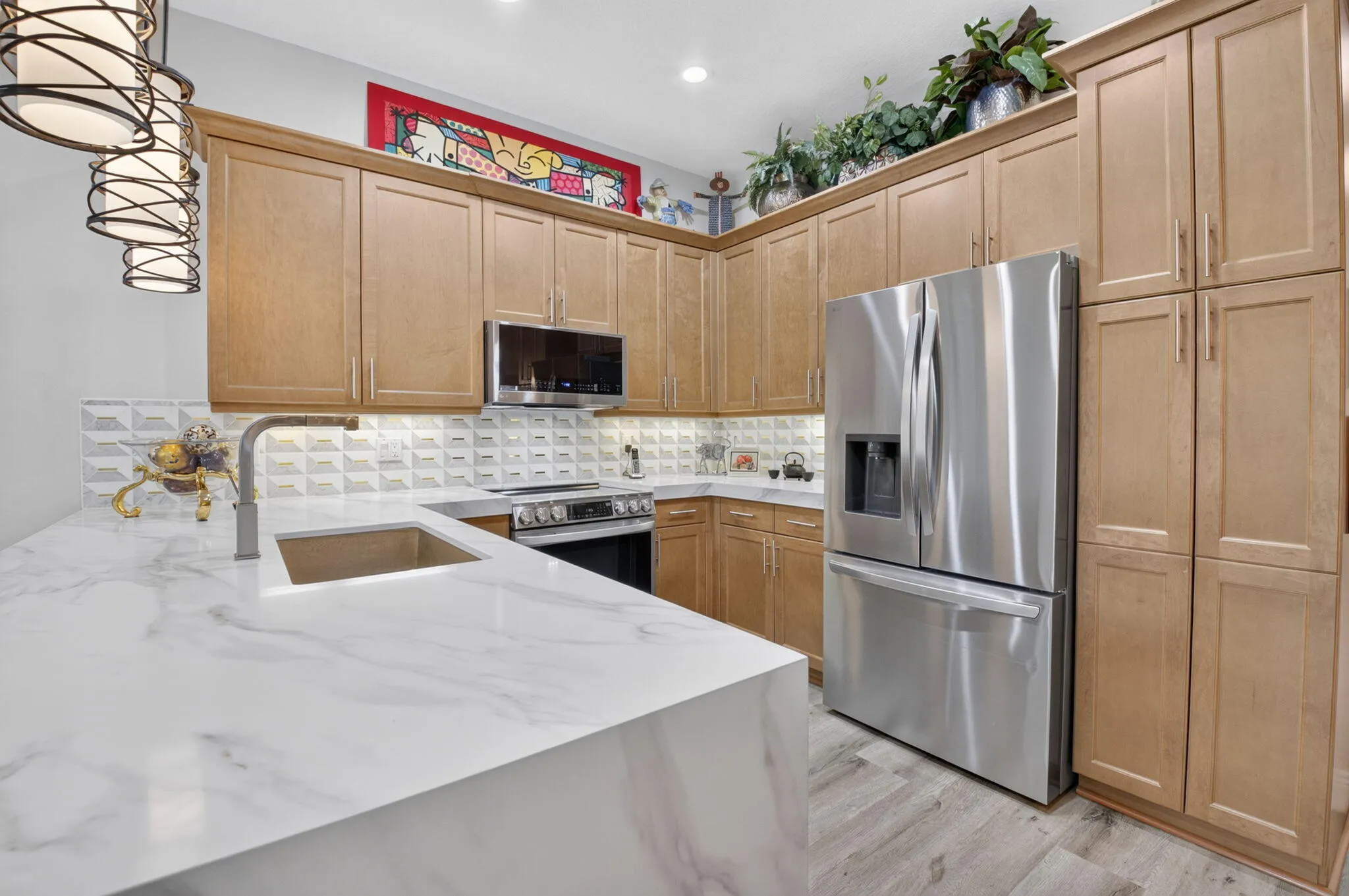 STUNNING STONE COUNTER TOPS