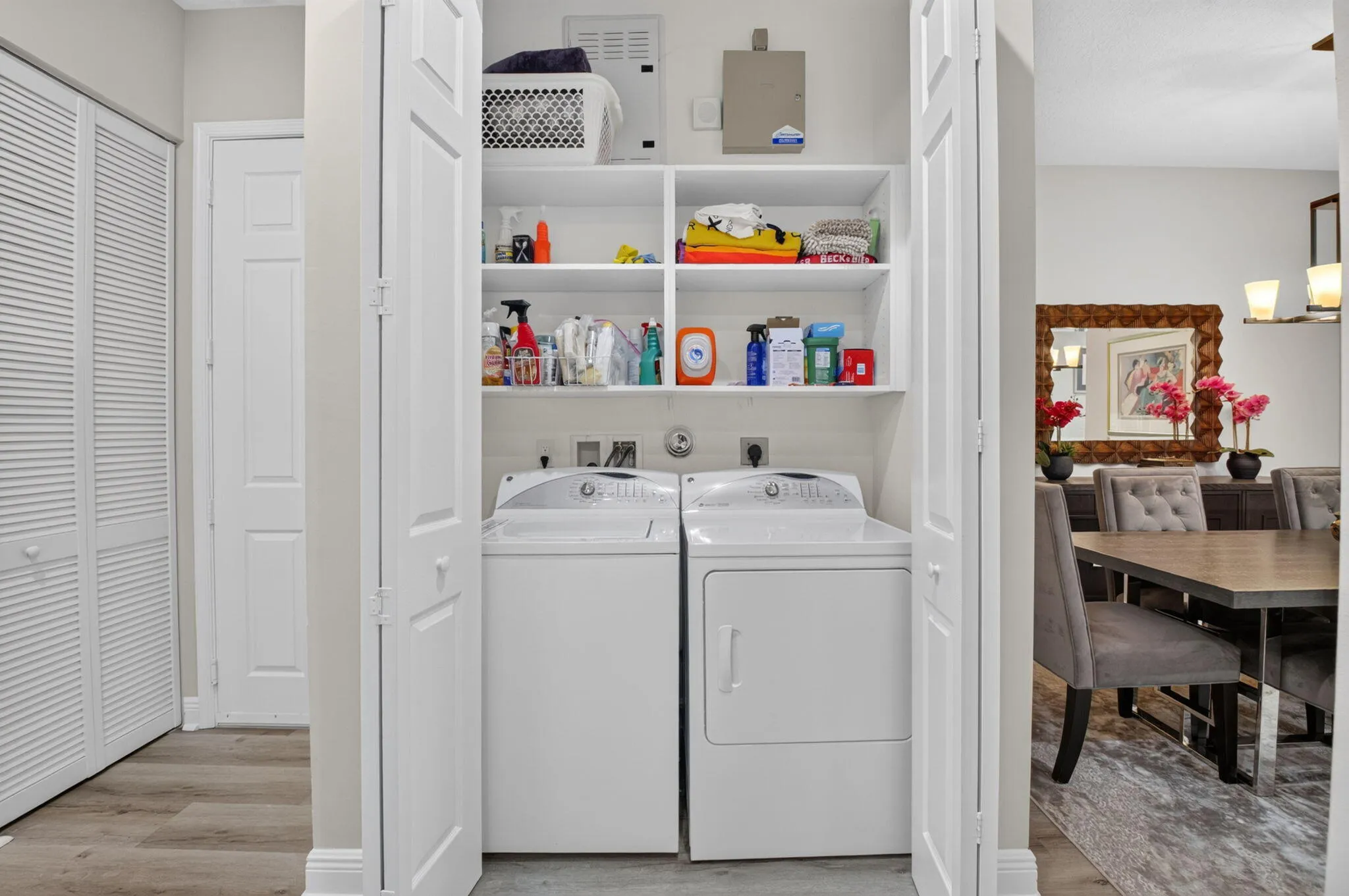 INTERIOR LAUNDRY
